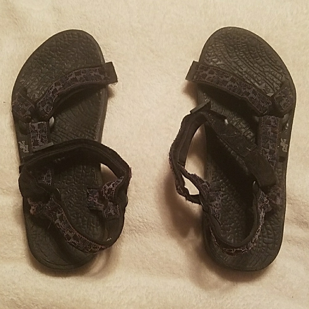 Used athletic sandals